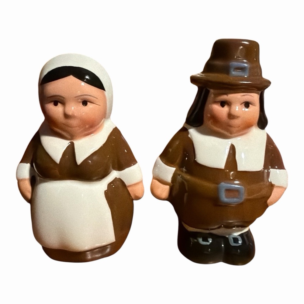 Publix 2014 Pilgrim Salt and Pepper Shakers Thanksgiving Ceramic Couple